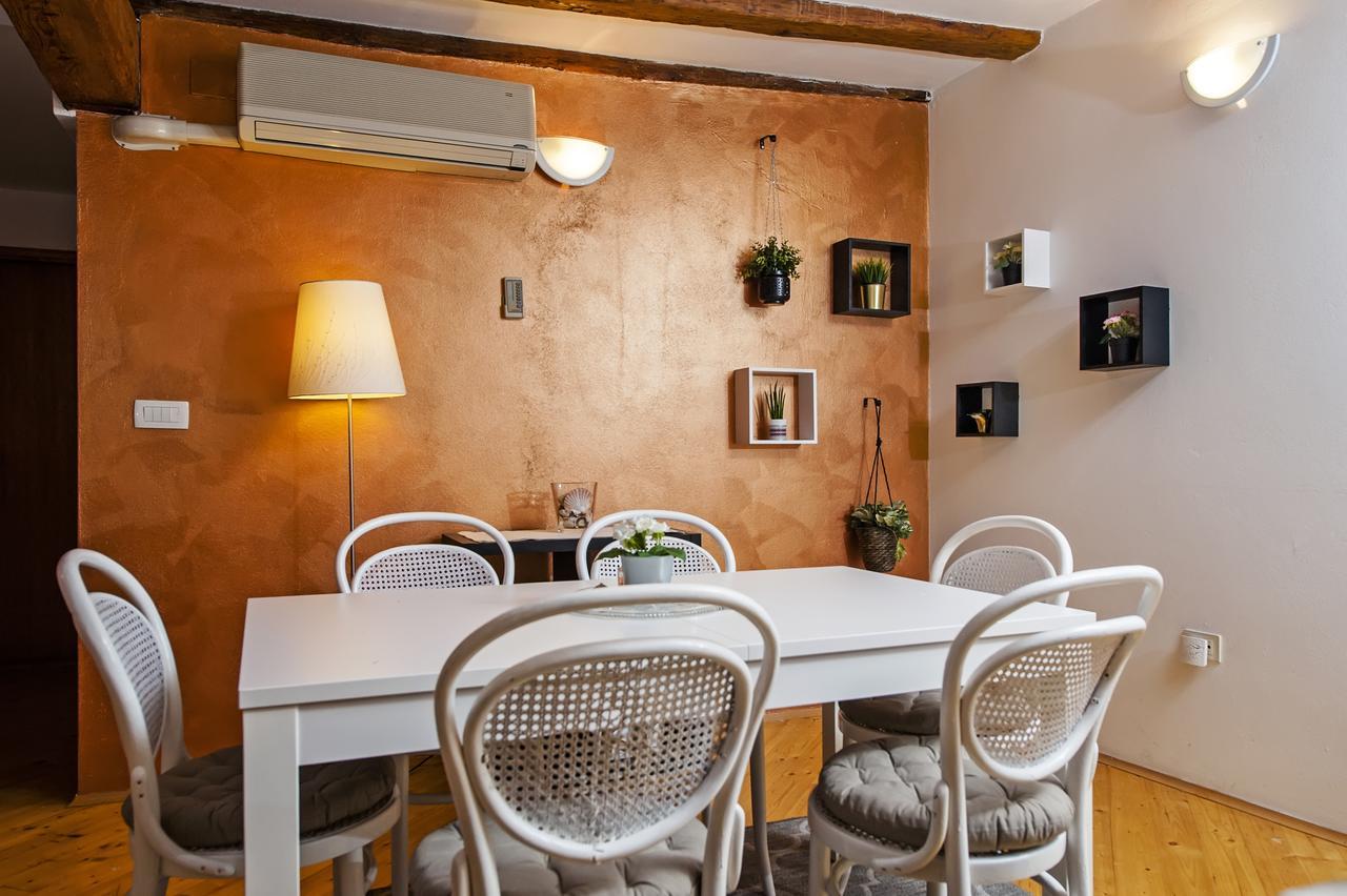 Apartment Marconi Ровінь Екстер'єр фото