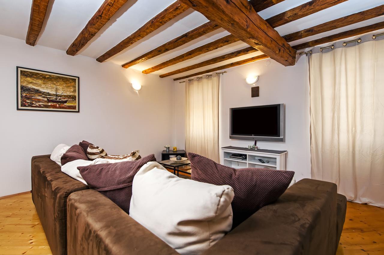 Apartment Marconi Ровінь Екстер'єр фото