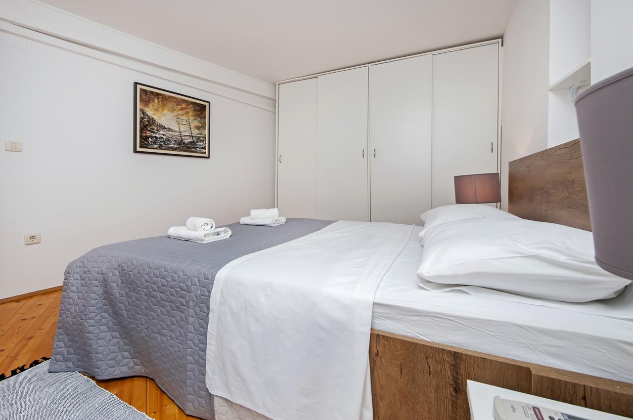 Apartment Marconi Ровінь Екстер'єр фото