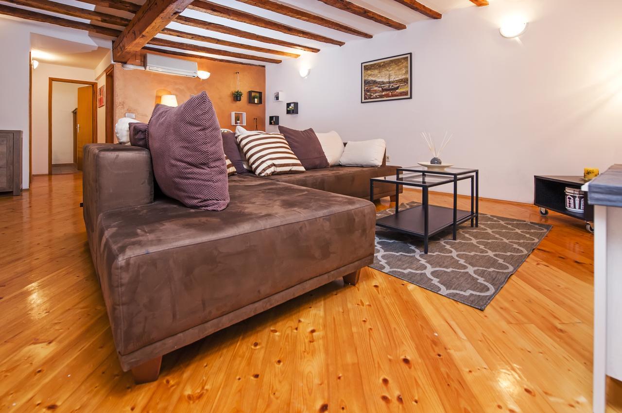 Apartment Marconi Ровінь Екстер'єр фото