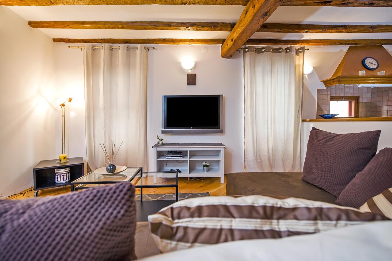 Apartment Marconi Ровінь Екстер'єр фото