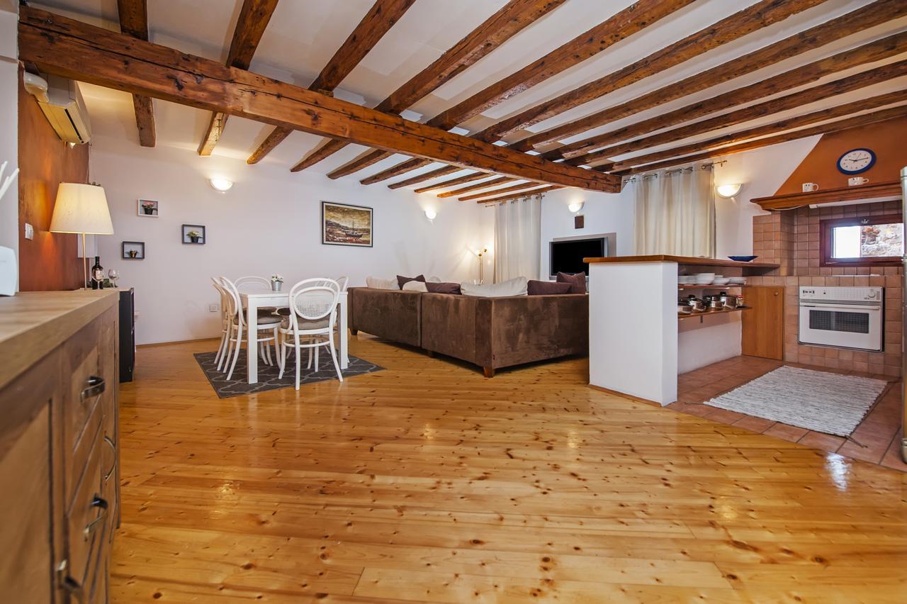 Apartment Marconi Ровінь Екстер'єр фото